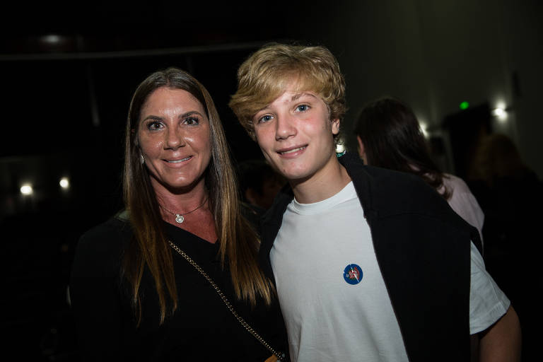 A veterinária Juliana Uip e seu filho Matheus