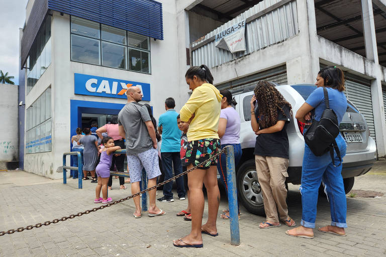 Empréstimo do Auxílio Brasil vira saída para pagar água, luz, aluguel e reforma