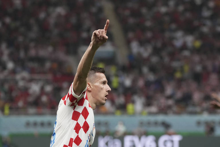 Orsic comemora o seu gol, que deu a vitória da Croácia sobre Marrocos, no duelo pelo terceiro lugar da Copa do Qatar