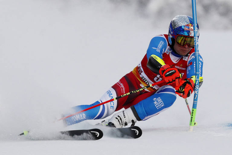 Atletas competem no Mundial de Esqui Alpino, na Itália; veja imagens de hoje