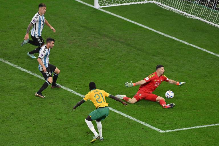 Montiel faz gol decisivo da Argentina e comemora tricampeonato