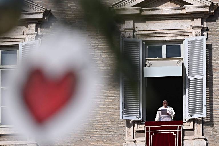 Papa Francisco revela que assinou carta de renúncia em caso de doença