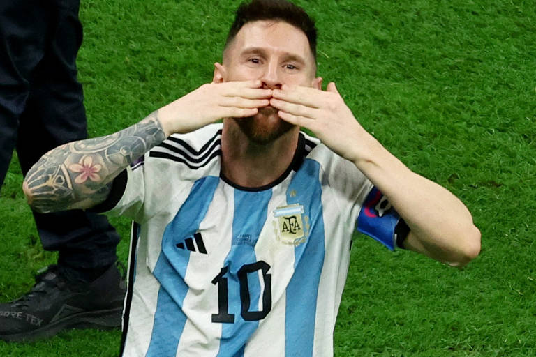 Fifa premia melhores da Copa do Mundo de 2022; Messi é eleito o melhor  jogador - Copa do Mundo - Diário do Nordeste