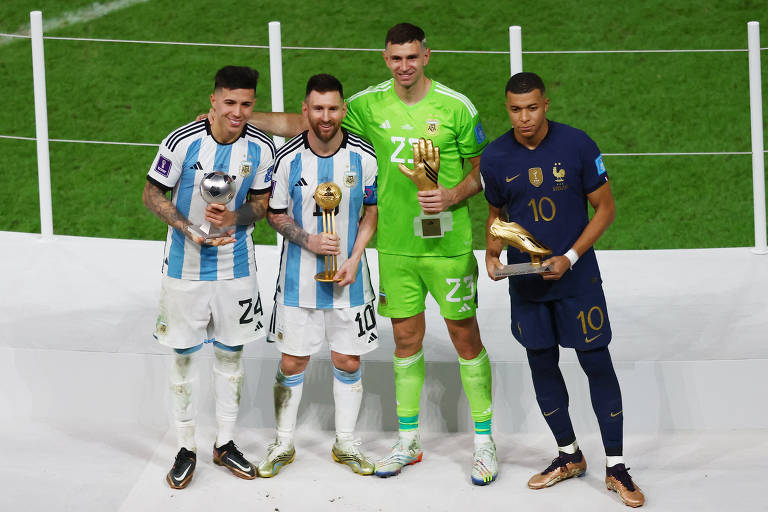 Fifa premia melhores da Copa do Mundo de 2022; Messi é eleito o melhor  jogador - Copa do Mundo - Diário do Nordeste