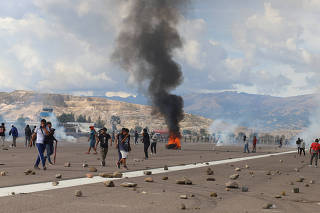 Peru protests blockade roads, force airports to close