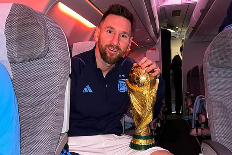 'Obrigado por ser meu companheiro, mesmo sem saber que eu existo', diz leitor a Messi