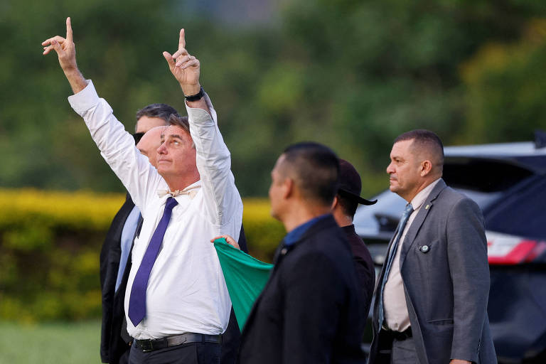 Jair Bolsonaro (PL) em uma das raras aparições no Alvorada após a derrota eleitoral