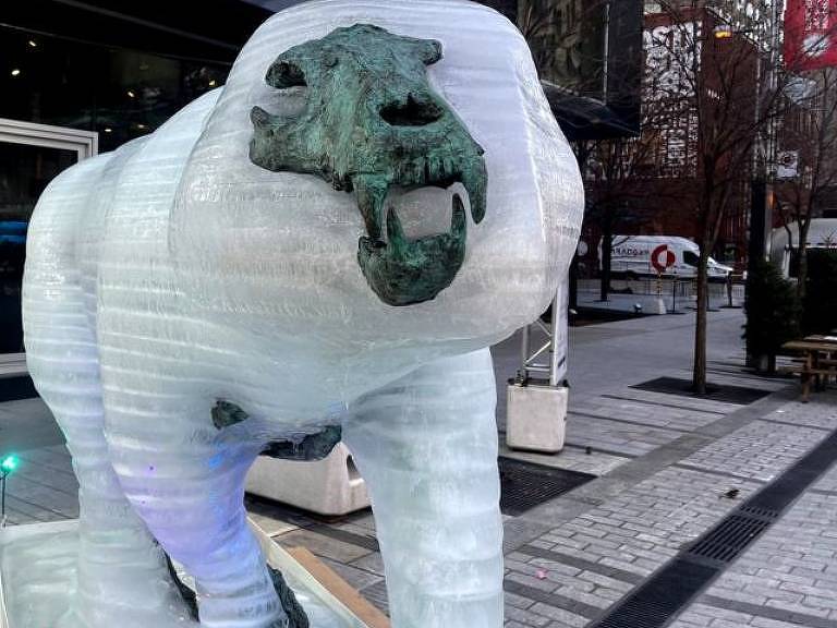Escultura de gelo em Montreal, onde foi realizada a cúpula de biodiversidade da ONU