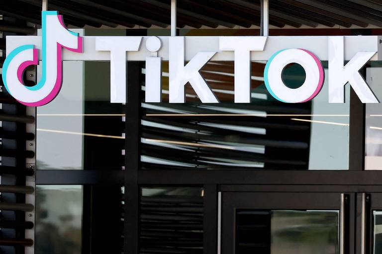Logo do TikTok em Culver City, na Califórnia