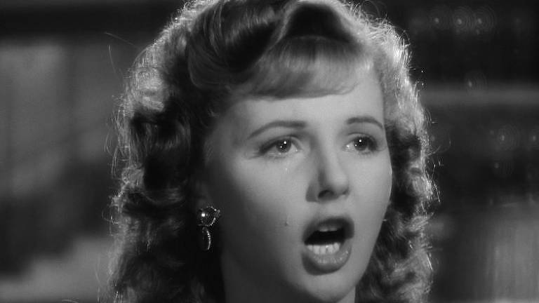 A atriz Madeleine Lebeau como Yvonne, na cena de 'Casablanca' em que a Marselhesa é cantada