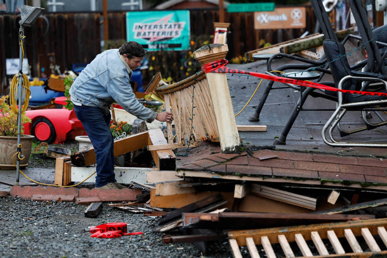 Terremoto de magnitude 6,4 na Califórnia deixa 2 mortos e 70 mil sem luz