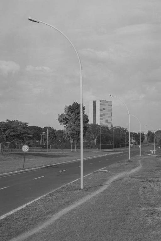 Fotografia em preto e branco de paisagens em Brasília