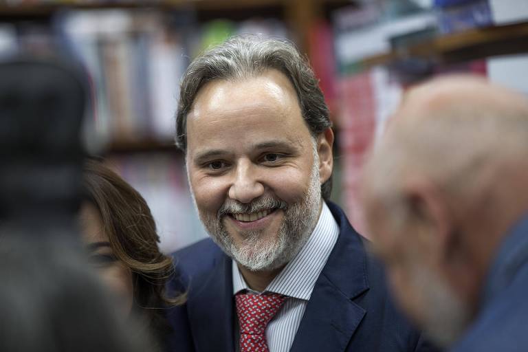 O advogado Marco Aurélio de Carvalho durante lançamento de livro em São Paulo