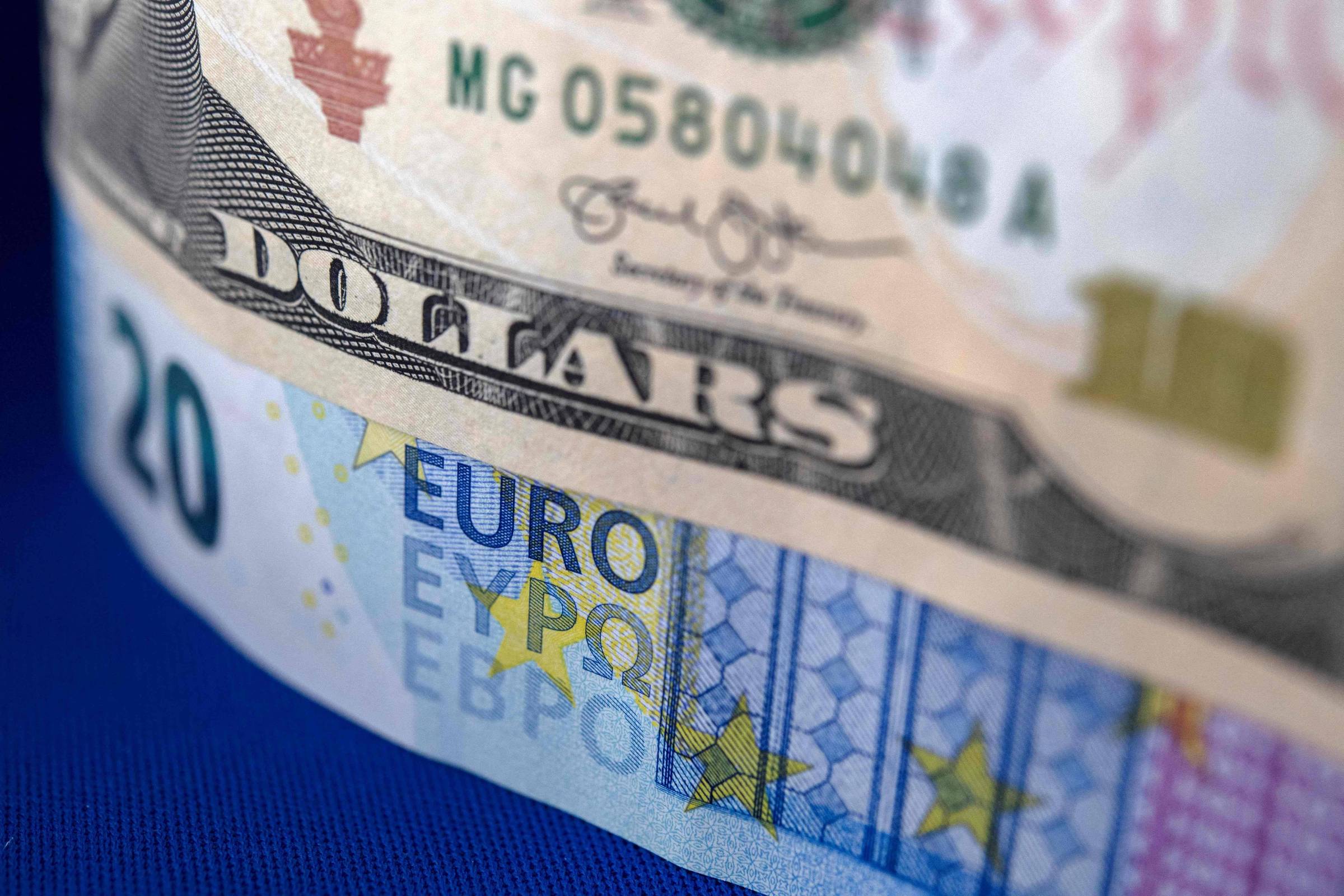 Доллар евро 2022