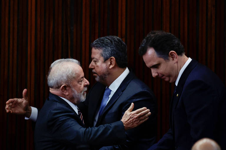 Lula (esq.), Arthur Lira e Rodrigo Pacheco (dir.) durante evento em Brasília