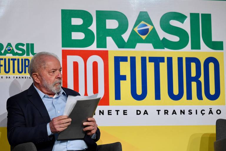 O presidente eleito Luiz Inácio Lula da Silva durante apresentação do relatório final feito pela equipe de transição 
