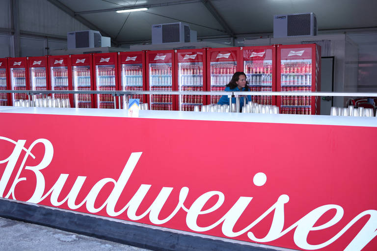 Budweiser leva à Argentina cerveja que não pôde ser vendida na Copa