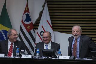 Ex-presidente Lula (PT) e Geraldo Alckmin (PSB) em encontro com empresários 