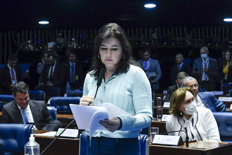 A senadora Simone Tebet (MDB-MS) defende a PEC da Transição em primeiro turno de votação no Senado Federal, em Brasília