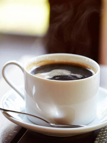 white cup of coffee
( Foto: mnimage / adobe stock )