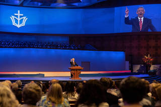 Service at the First Baptist evangelical Southern Baptist megachurch in Dallas