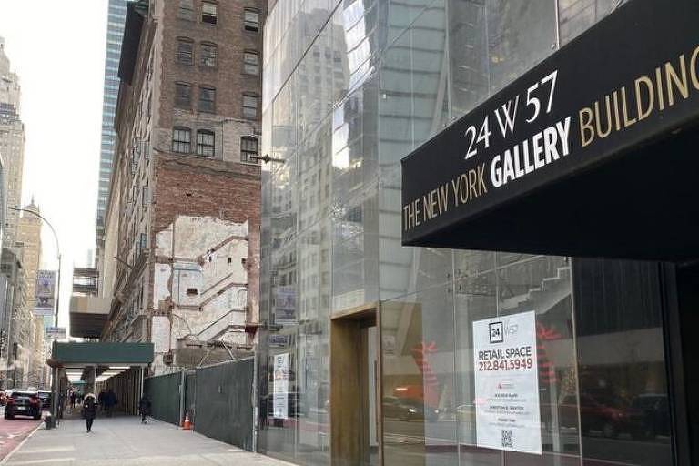 Prefeitura de Nova York quer converter prédios comerciais em residências