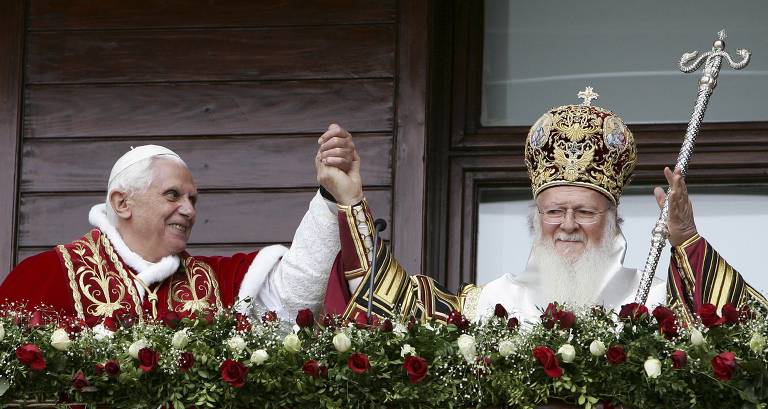 Papa Francisco lamenta morte de Bento XVI: 'Gratidão a Deus por  presenteá-lo à Igreja e ao mundo