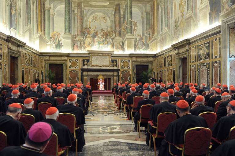 Papa Francisco presidirá funeral de Bento XVI em 5 de janeiro -  Internacional - Estado de Minas