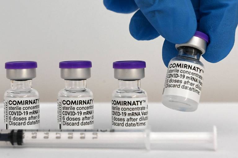 Saúde assina contrato para aquisição de 50 milhões de doses de vacinas Covid-19