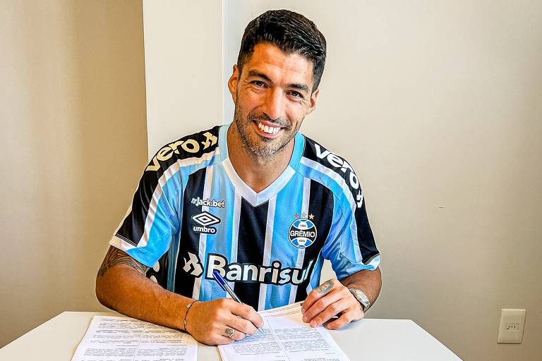 Grêmio anuncia contratação de Luis Suárez até dezembro de 2024