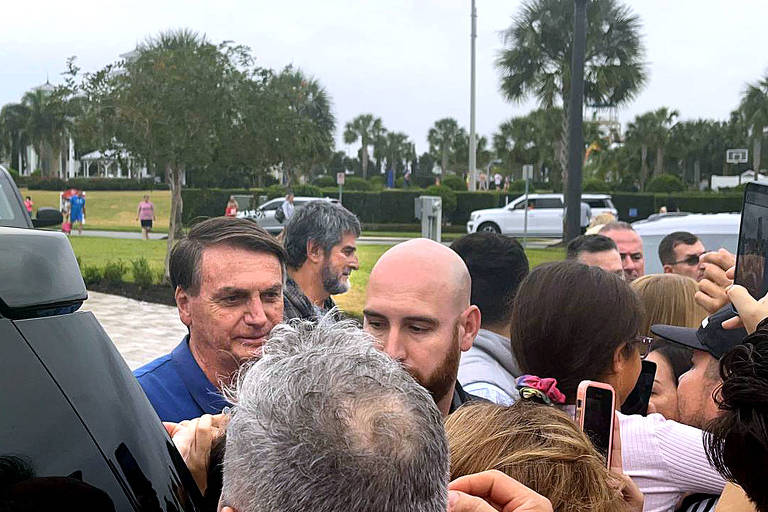  então presidente Jair Bolsonaro recebe apoiadores em condomínio na Flórida, EUA