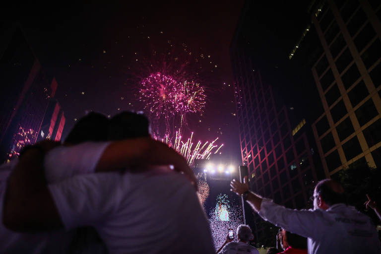 Confira fotos das festas de Ano-novo pelo Brasil