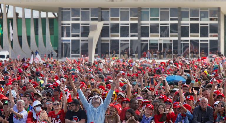 Posse de Lula: apoiadores ocupam a Praça dos Três Poderes
