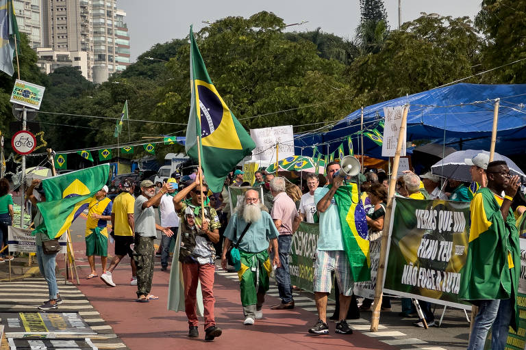 Bolsonaristas fazem protesto em São Paulo, durante a posse de Lula, em janeiro