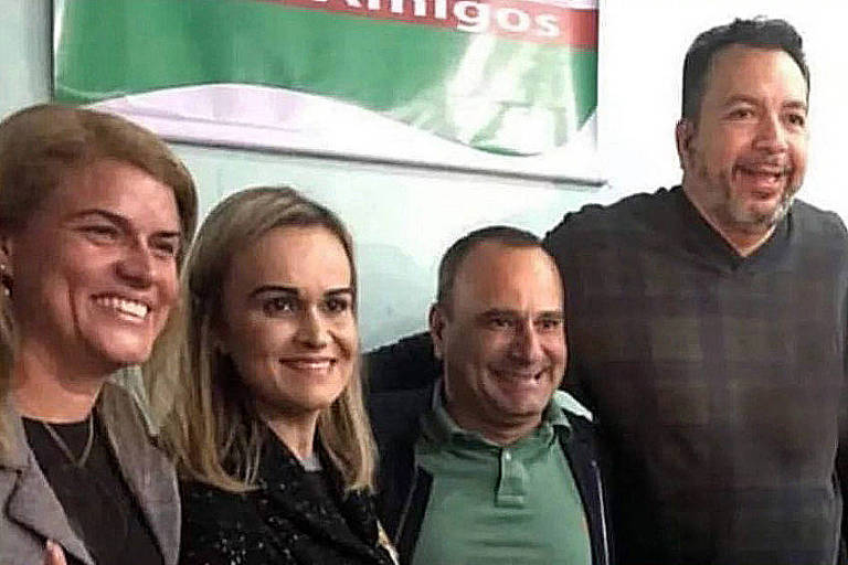 A ministra do Turismo, Daniela Carneiro (União), faz campanha ao lado de Giane Prudêncio, mulher do ex-PM Jura, condenado por chefiar uma milícia na Baixada Fluminense