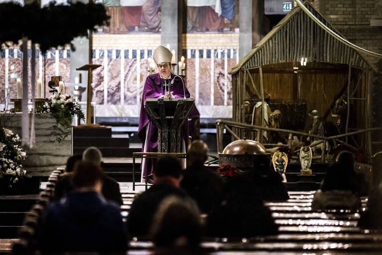 Papa Francisco presidirá funeral de Bento XVI em 5 de janeiro -  Internacional - Estado de Minas