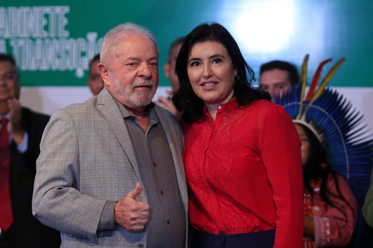 Tukli mushuklar bilan rus xotinlari video