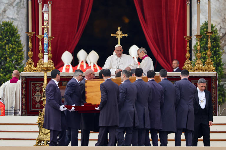 Papa Francisco presidirá funeral de Bento XVI em 5 de janeiro -  Internacional - Estado de Minas