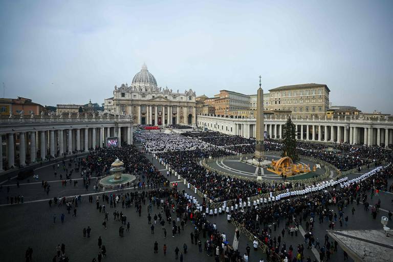 Veja imagens do funeral do papa emérito Bento 16