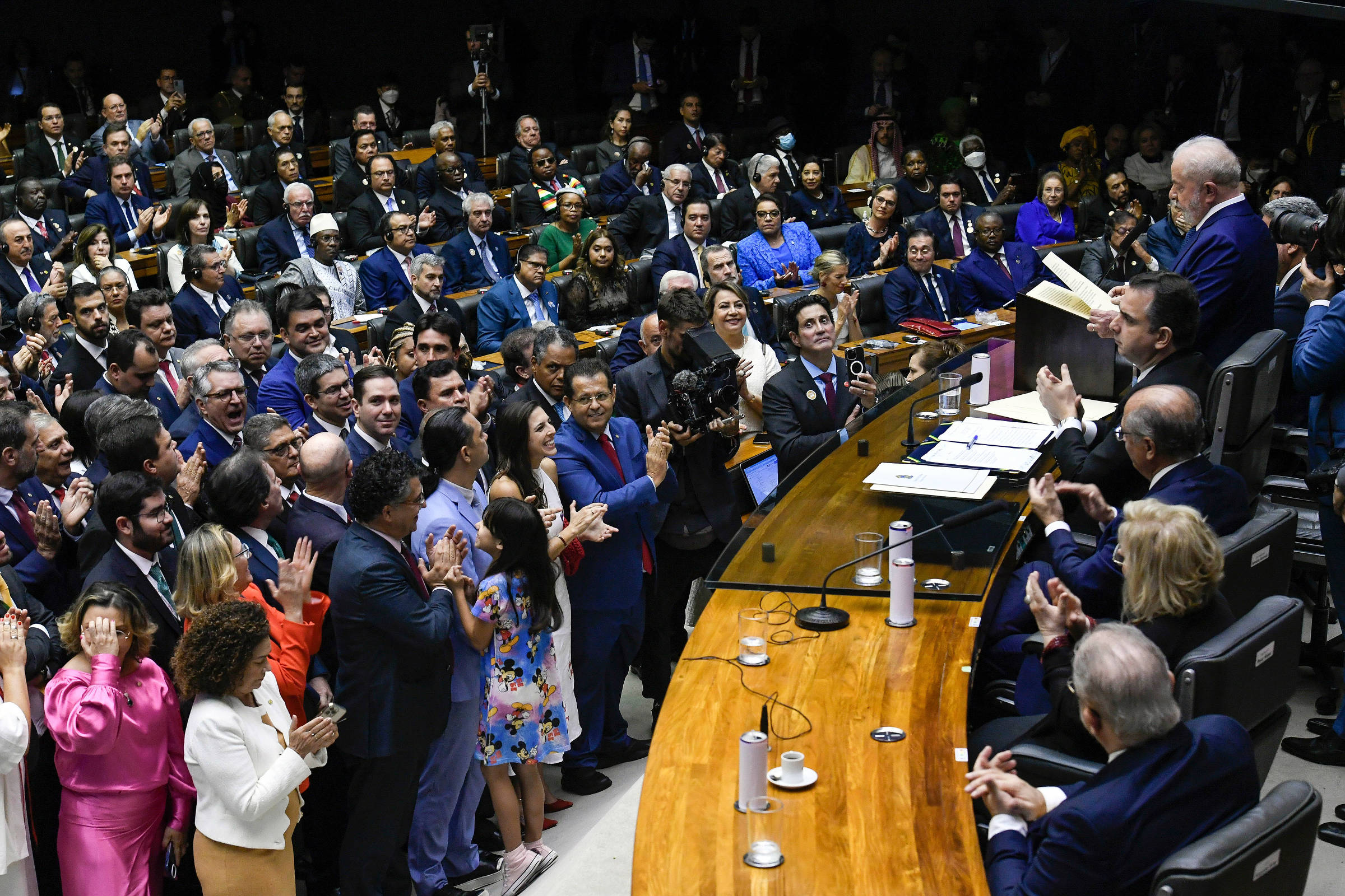 Salário de Lula, de ministros do STF e de congressistas sobe para R$ 46,4 mil a partir de sábado