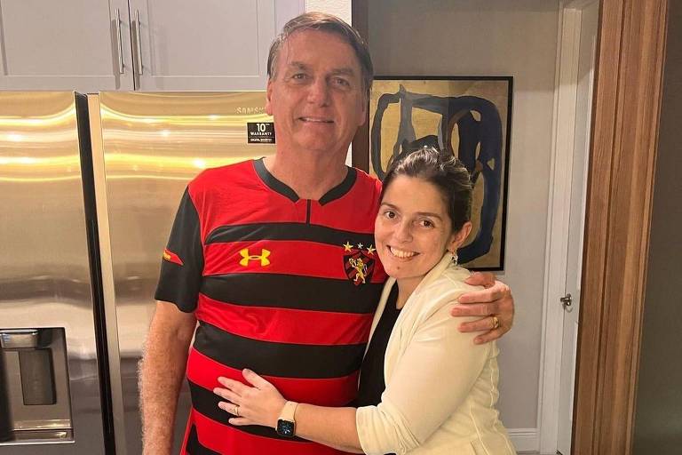 Última ceia de Bolsonaro ainda presidente teve família 'caladinha' e Michelle dormindo cedo, diz chef