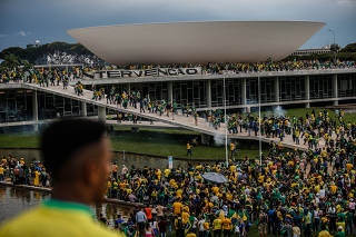 Bolsonaristas invadem o Congresso Nacional durante os ataques golpistas de 8/1