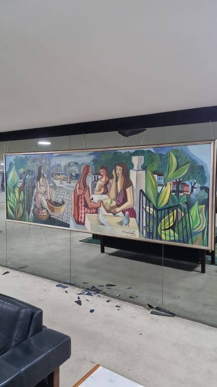 Veja quais obras de arte e monumentos foram depredados por golpistas em invasão em Brasília