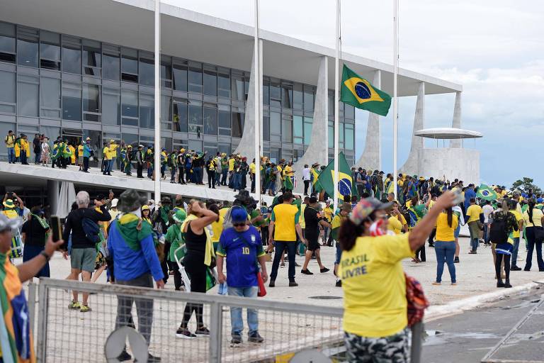 Boato sobre risco de guerra civil no Brasil usa carta antiga de militares da reserva