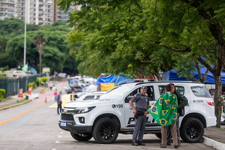 As barracas de lona compuseram o cenário do local durante 72 dias 