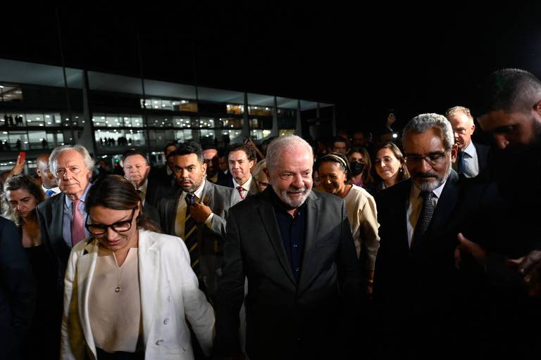Lula lembrava de derrotas e Rosa não escondia indignação em 9 de janeiro