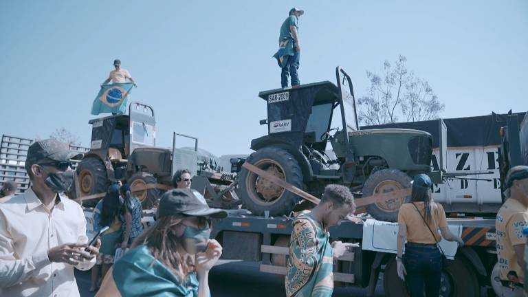 Cena da série documental 'extremistas.br', sobre a ascensão dos movimentos radicais no Brasil