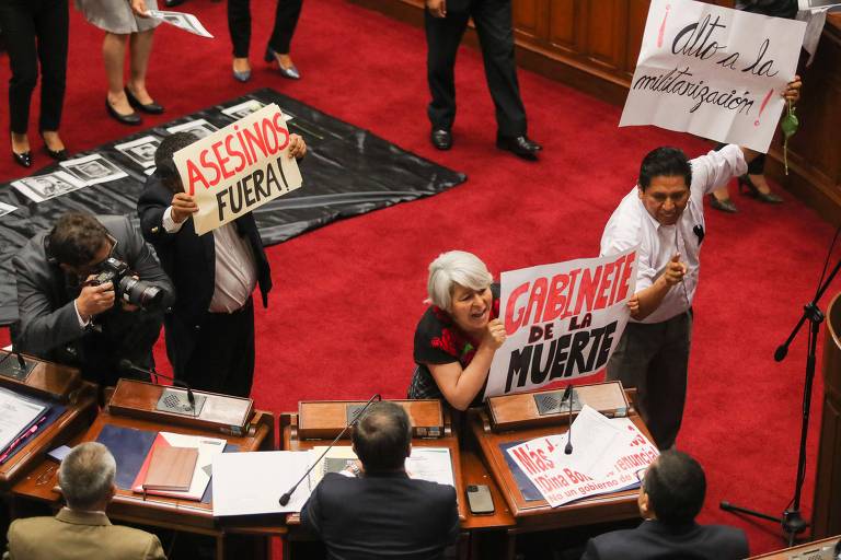 Ministério Público do Peru abre investigação contra presidente por suspeita de genocídio