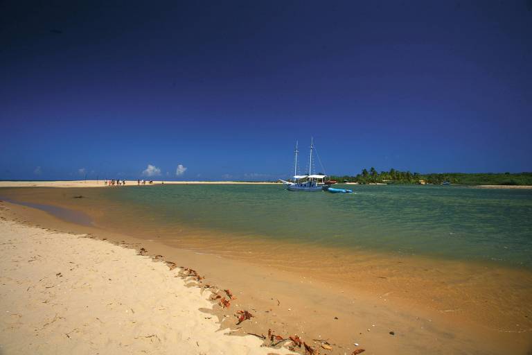 Vista da praia de Corumbau, em Cumuruxatiba, na Bahia