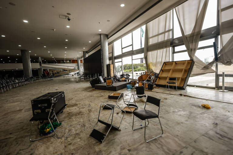 Palácio do Planalto destruído após invasão